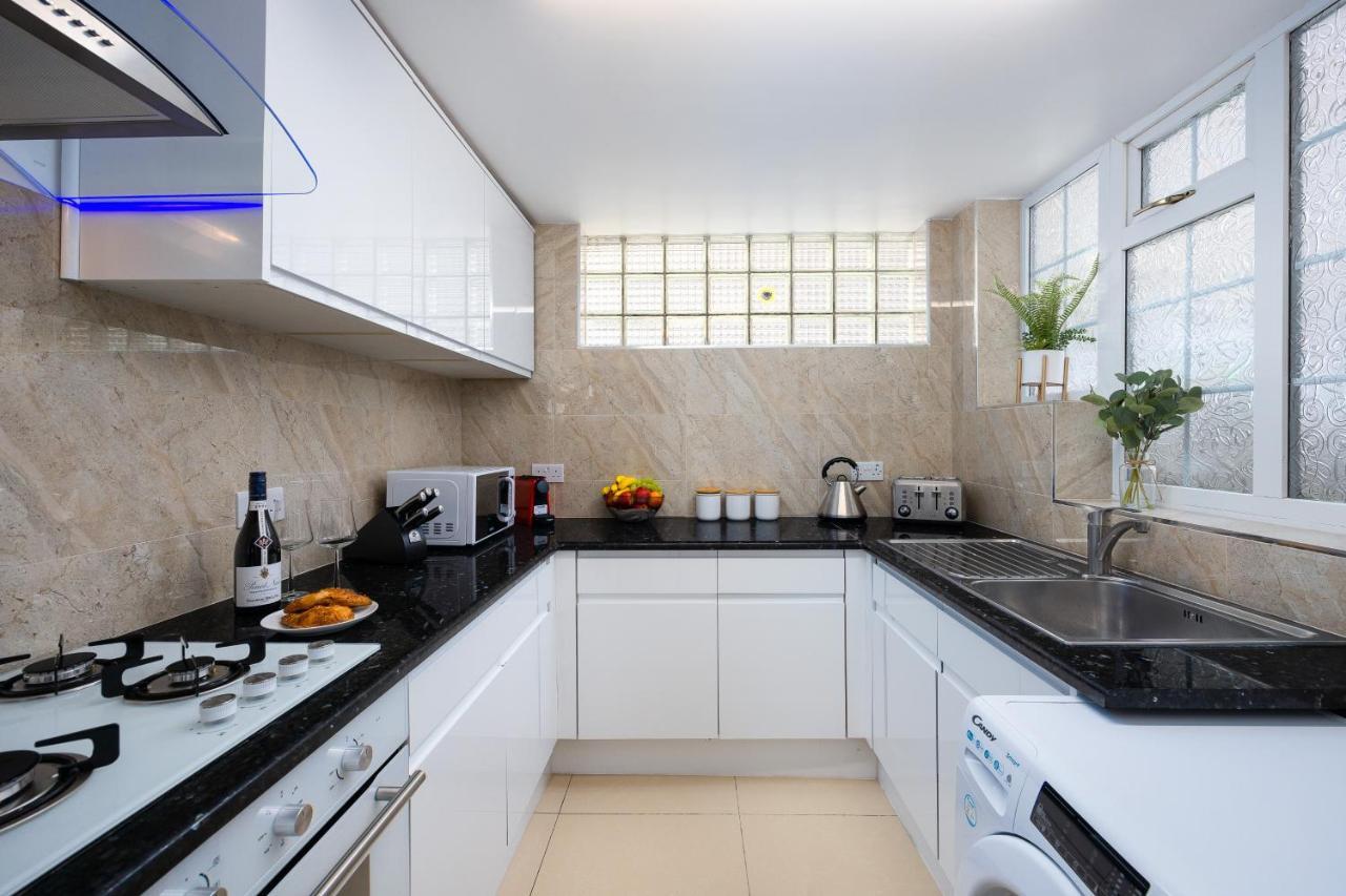 Spacious 4 Bedroom House Next To Kensington Palace * Londres
