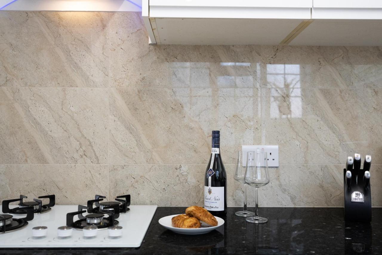 Spacious 4 Bedroom House Next To Kensington Palace Apartamento