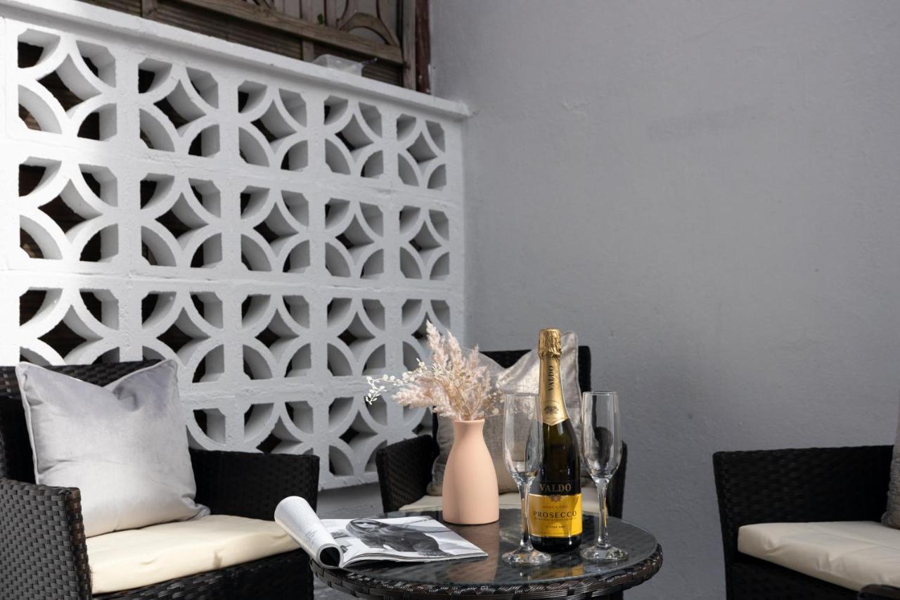 Spacious 4 Bedroom House Next To Kensington Palace * Лондон