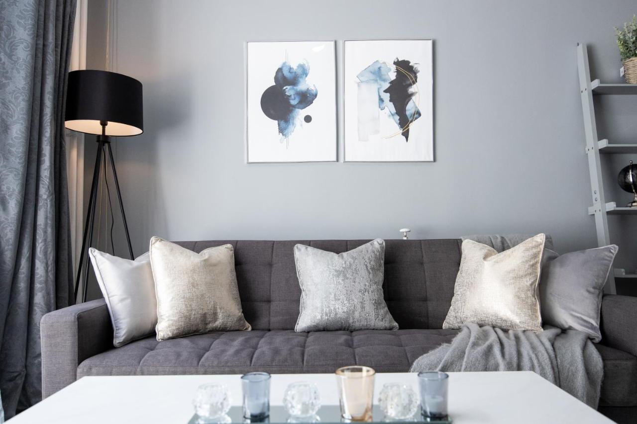 Апартаменты Spacious 4 Bedroom House Next To Kensington Palace Лондон